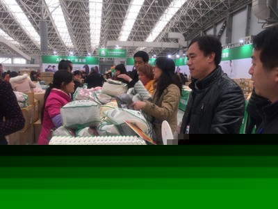 2015首屆昆山品牌產(chǎn)品工廠直銷展打響低價(jià)戰(zhàn)